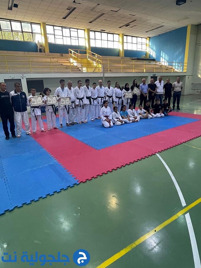  حفل تسليم شهادات الاحزمة السوداء في مدرسة Hosni kai karate